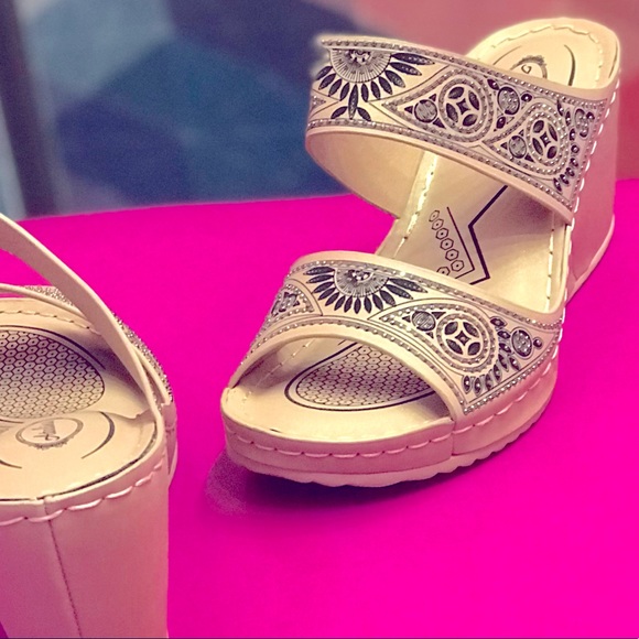 Italina Beige Tribal Tatoo Sequin Studded Slide In Mule Comfort Wedge 10 - Picture 4 of 7